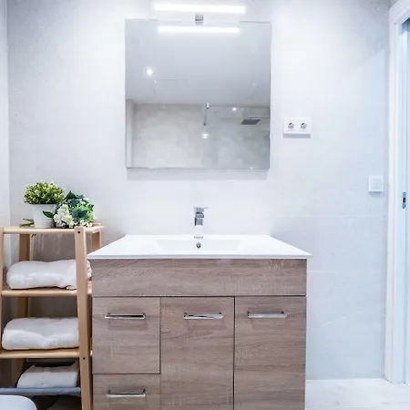 Urban Center Apartment *